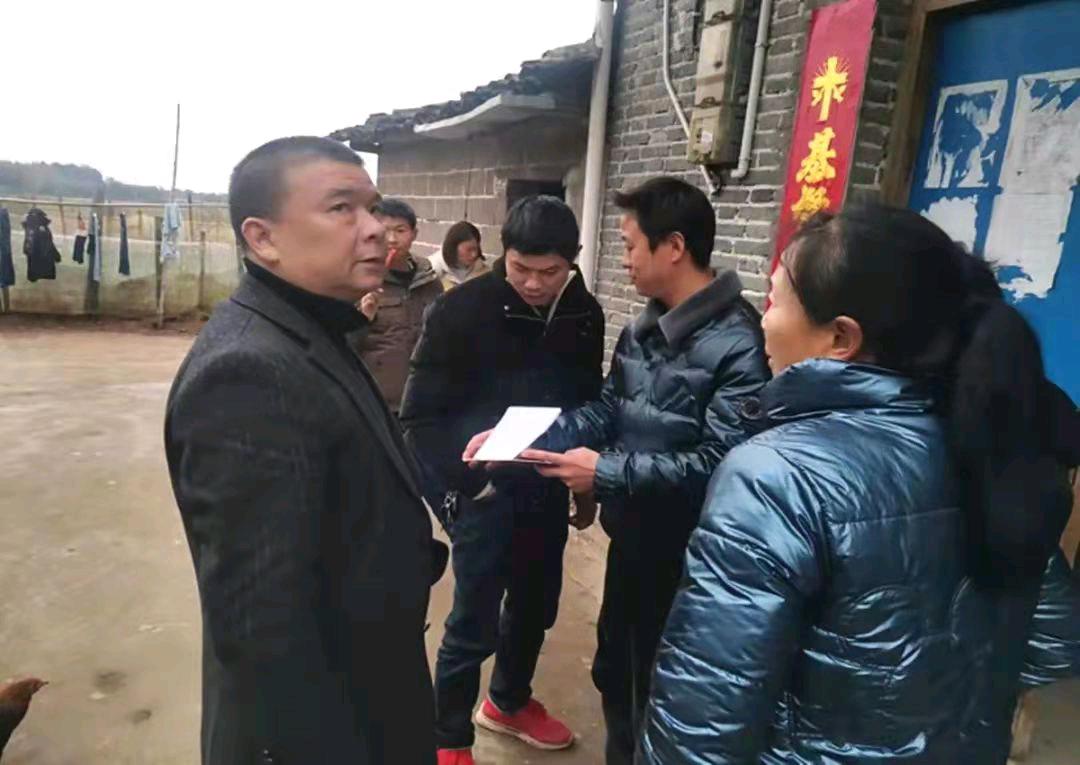 “党员联糸服务群众”进行时