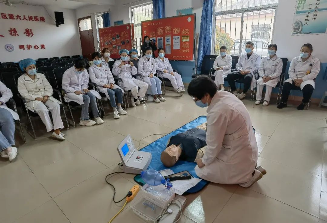 青岛西海岸新区六汪中心卫生院举办急救技能培训