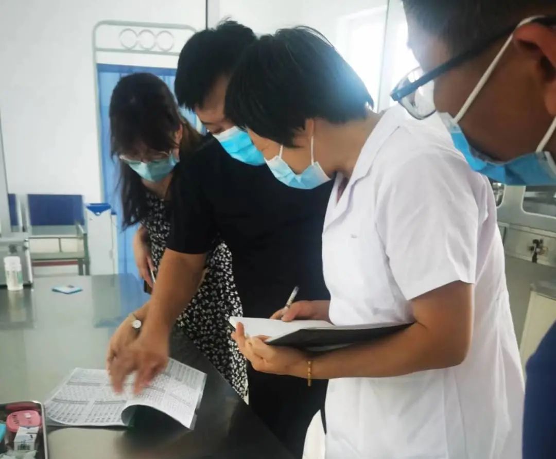 青岛西海岸新区六汪中心卫生院迎接常态化疫情防控工作督查