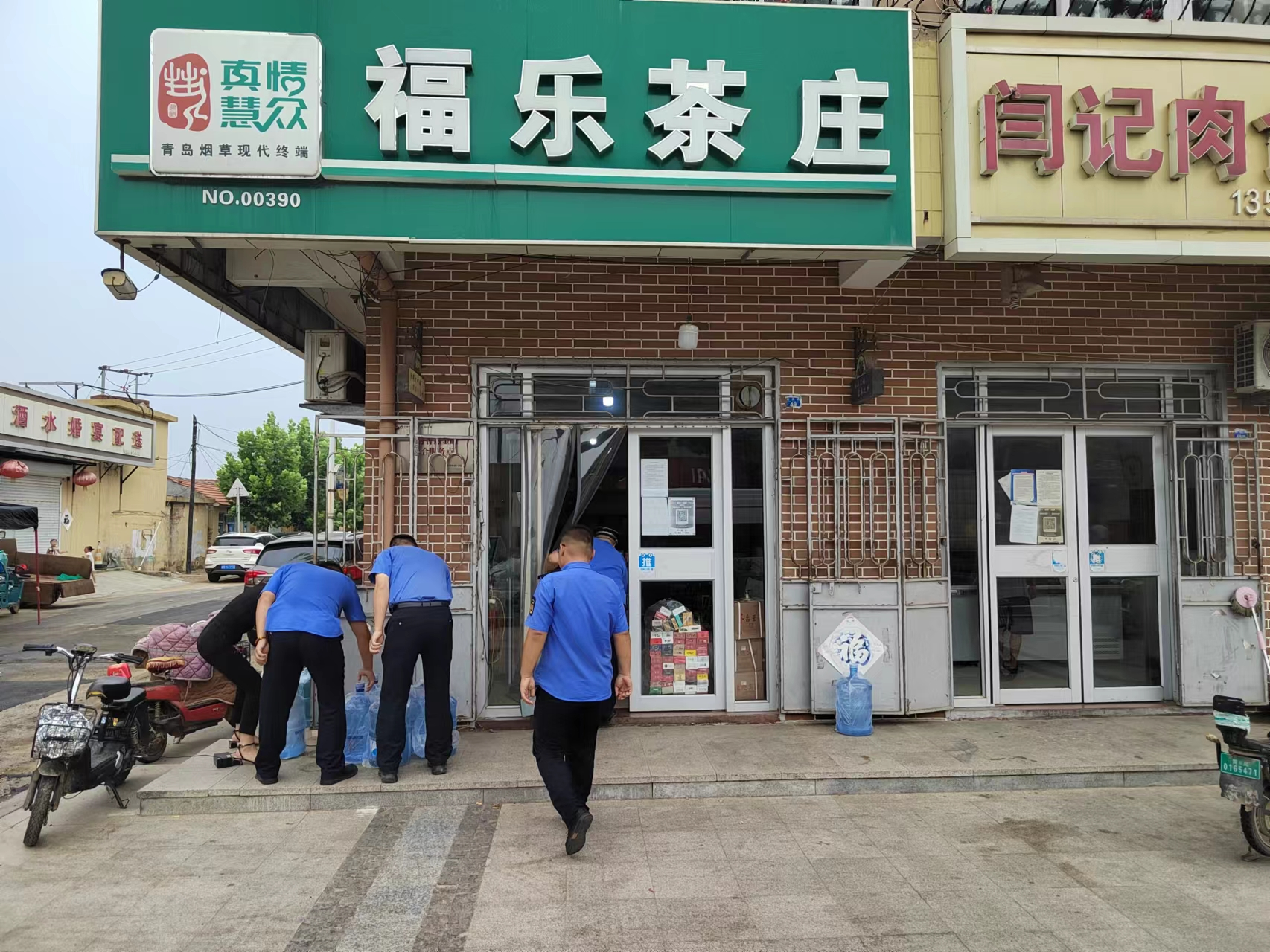 青岛西海岸张家楼街道综合执法中队开展三项行动提升环境品质