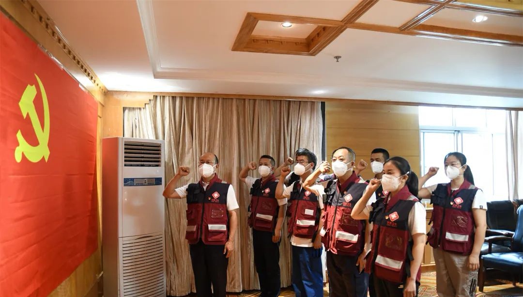 党建引领聚合力 尽锐出战抗疫情——甘肃省援藏医疗队开展救治工作侧记