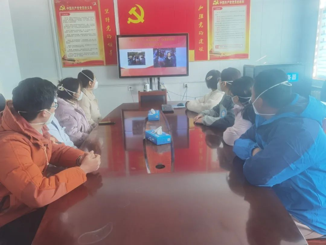 黄岛六汪中心卫生院组织收看“学习二十大，永远跟党走，奋进新征程”云宣讲活动