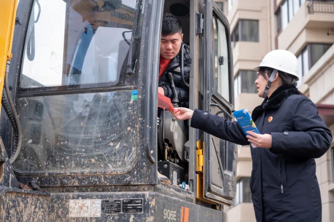 盐城射阳县检察院：开展“农民工学法周”普法活动