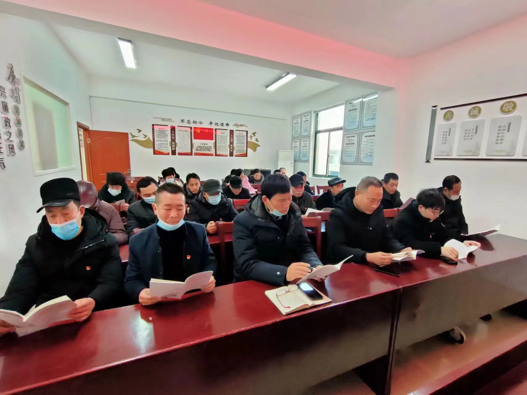 江苏亭湖毓龙街道滩涂社区：开展阅读分享会