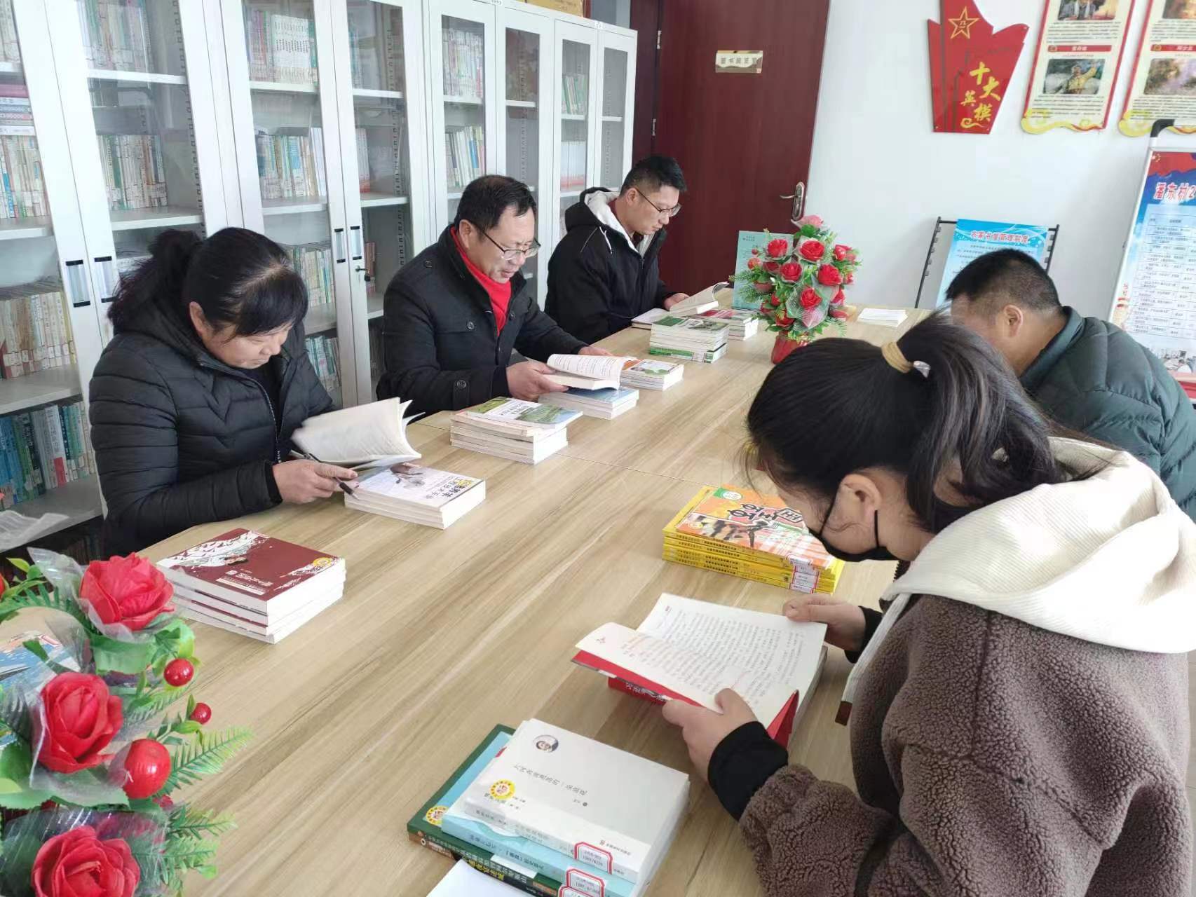 江苏射阳洋马镇：全民阅读春风行 党员冬训书香迎