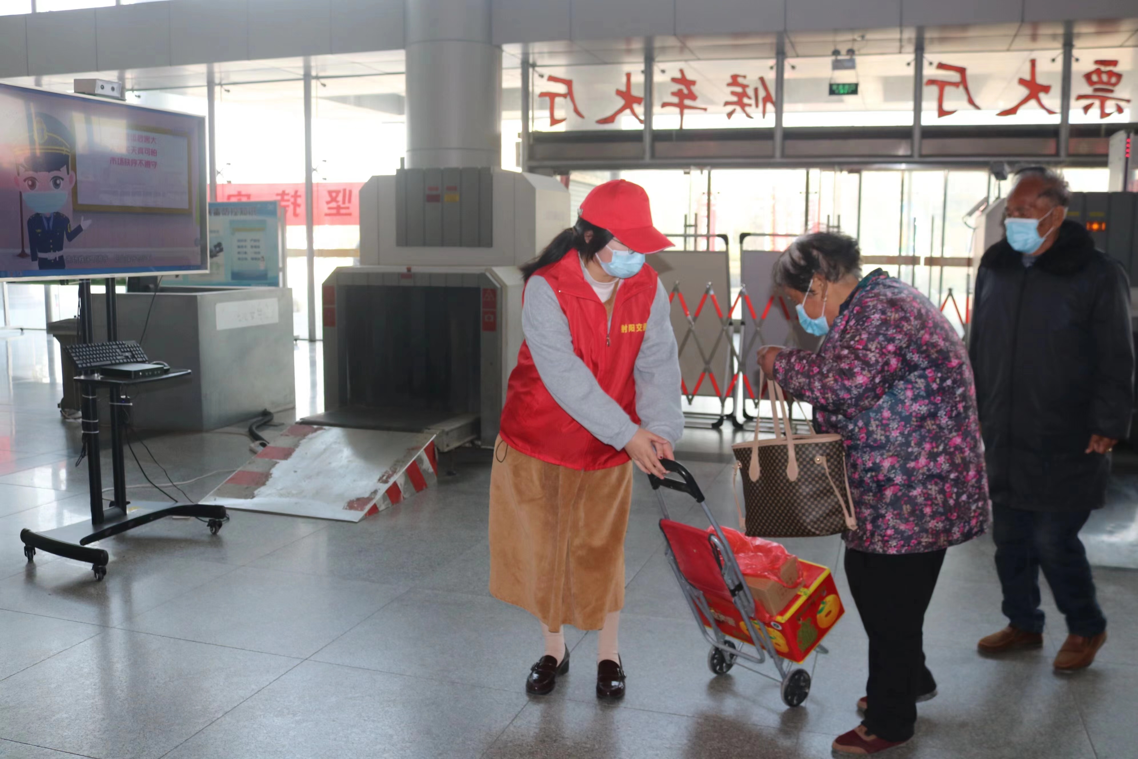 江苏射阳县交通运输局：弘扬雷锋精神 倡树文明新风