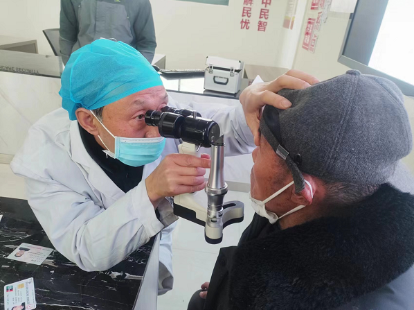 盐城建湖芦沟镇残联开展贫困白内障患者复明筛查