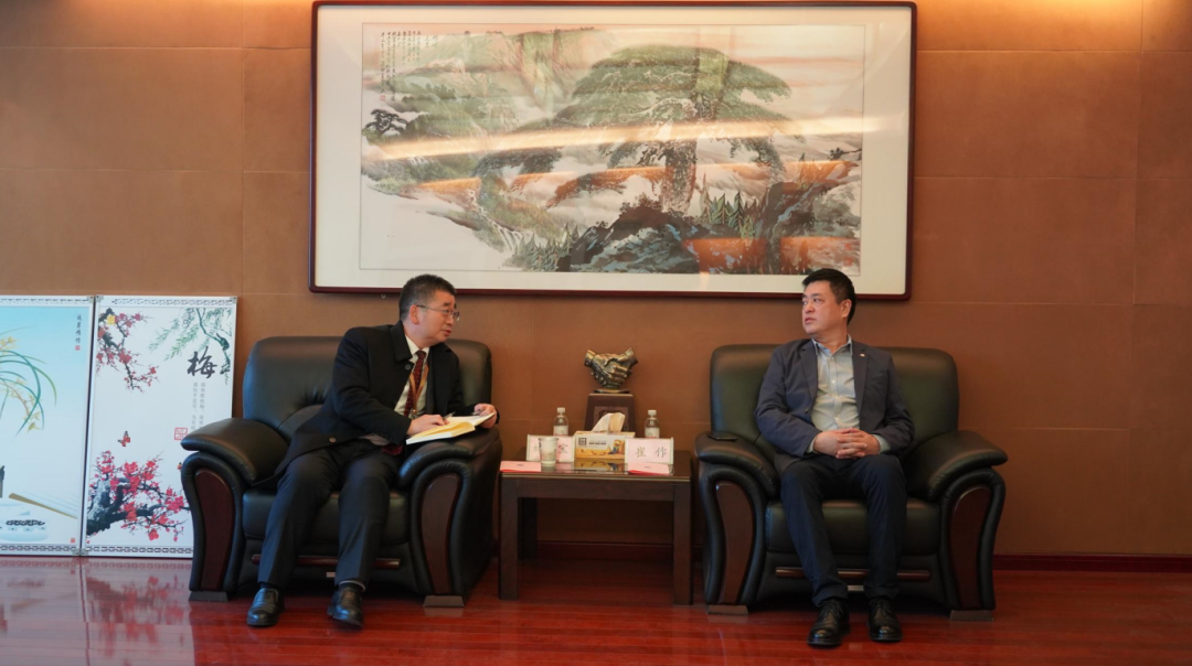 青岛市政协副主席、工商联主席崔作会见青岛市潍坊商会商会班子成员