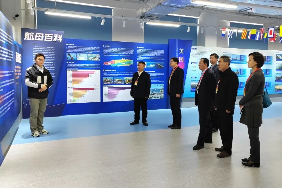 青岛市黄岛区滨海街道人大工作委员会组织区级人大代表开展校城融合专项调研