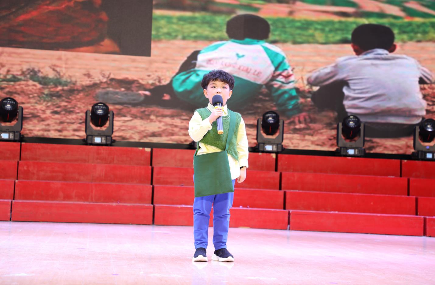 119名选手“亮相”盐城市射阳县首届小学生经典美文诵读赛场