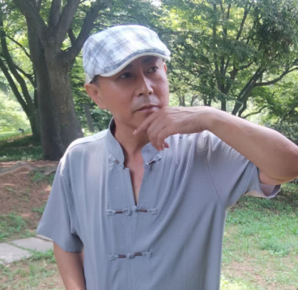 艺术观谭 | 指尖上的艺术孤旅——王英训和他的指墨画