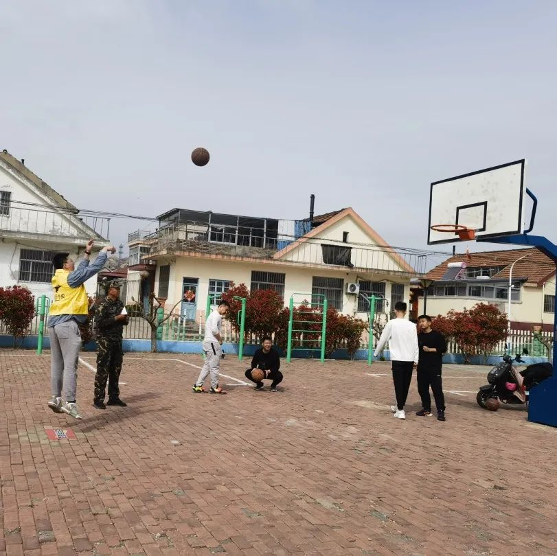 青岛西海岸新区滨海街道大珠山社区举办第三届趣味运动会