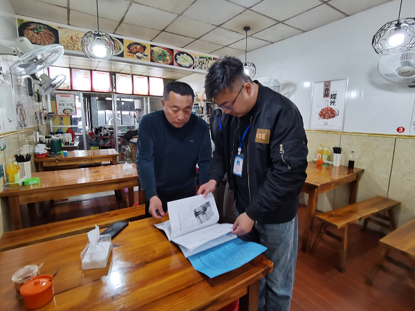 江苏盐城亭湖区：加强餐饮油烟治理 让“烟火气”更清新