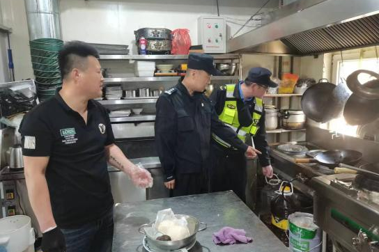 青岛西海岸新区滨海街道：“五一”假期不停歇，巡查保障向前靠