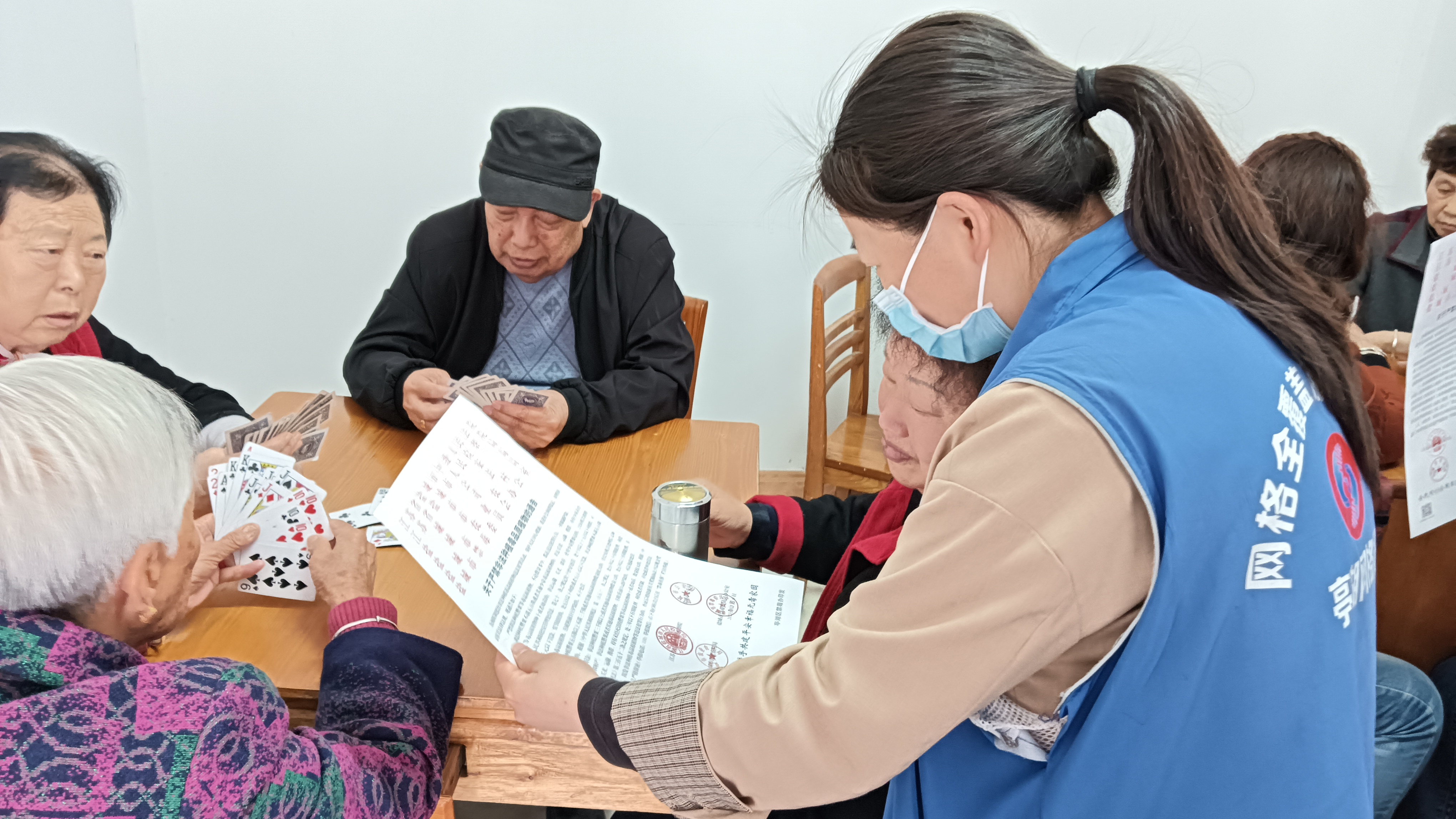 江苏盐城亭湖区毓龙街道海龙路社区积极开展禁种罂粟宣传活动