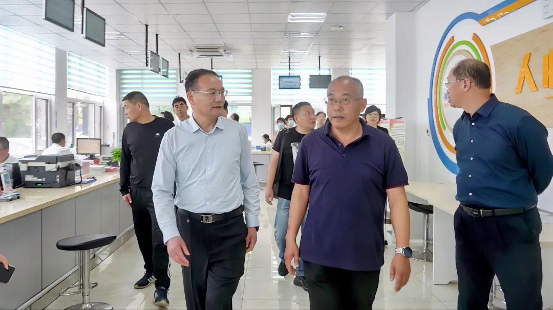 山东临沂郯城县人社局到青岛西海岸滨海街道和谐大院调研考察