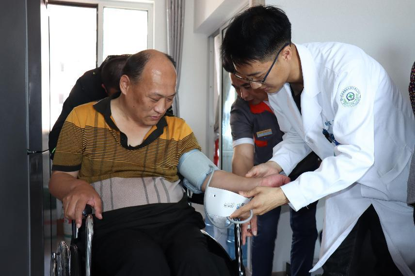 青岛西海岸新区辛安街道：全国助残日，关爱在行动