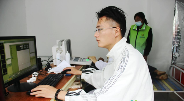 江苏盐城东台南沈灶镇为居家托养残疾人进行健康体检