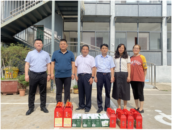 龙山路街道人大代表:端午佳节情系老人