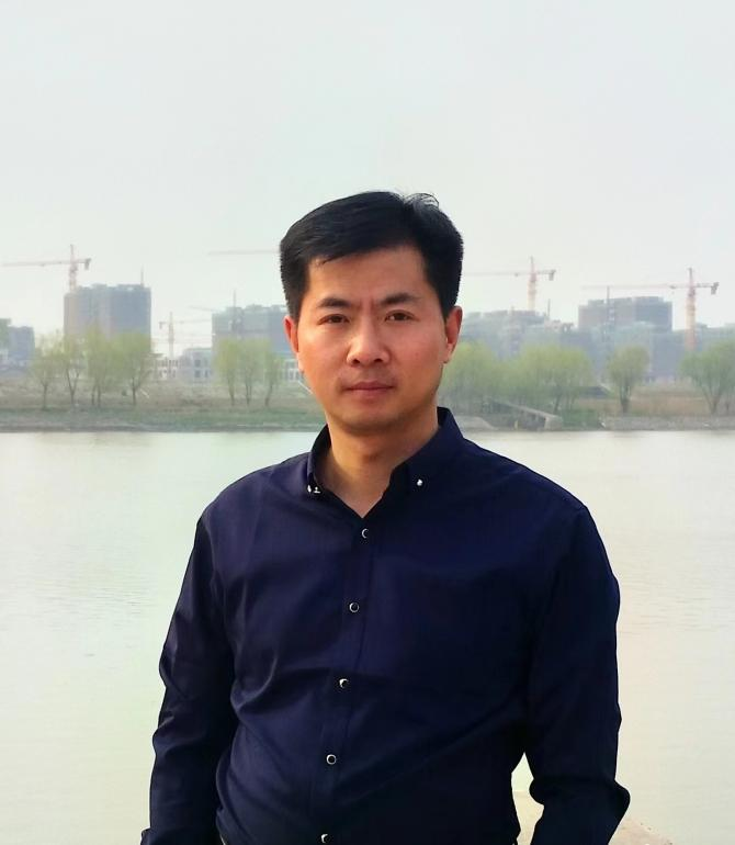 做人如水 做事如山  ——记我的文学启蒙老师汪学勤