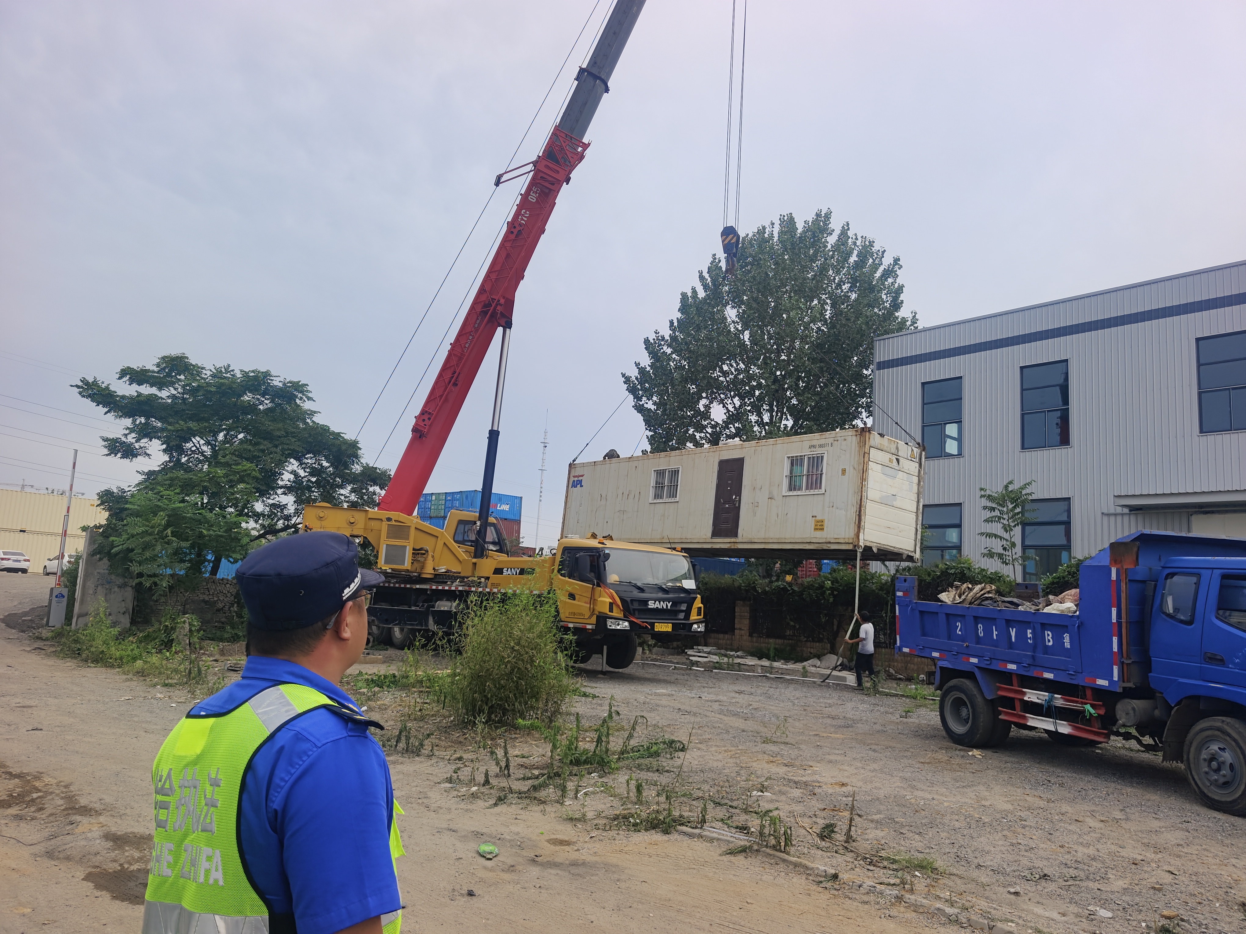 青岛西海岸新区辛安街道：联合整治汾河路，市容秩序再提升