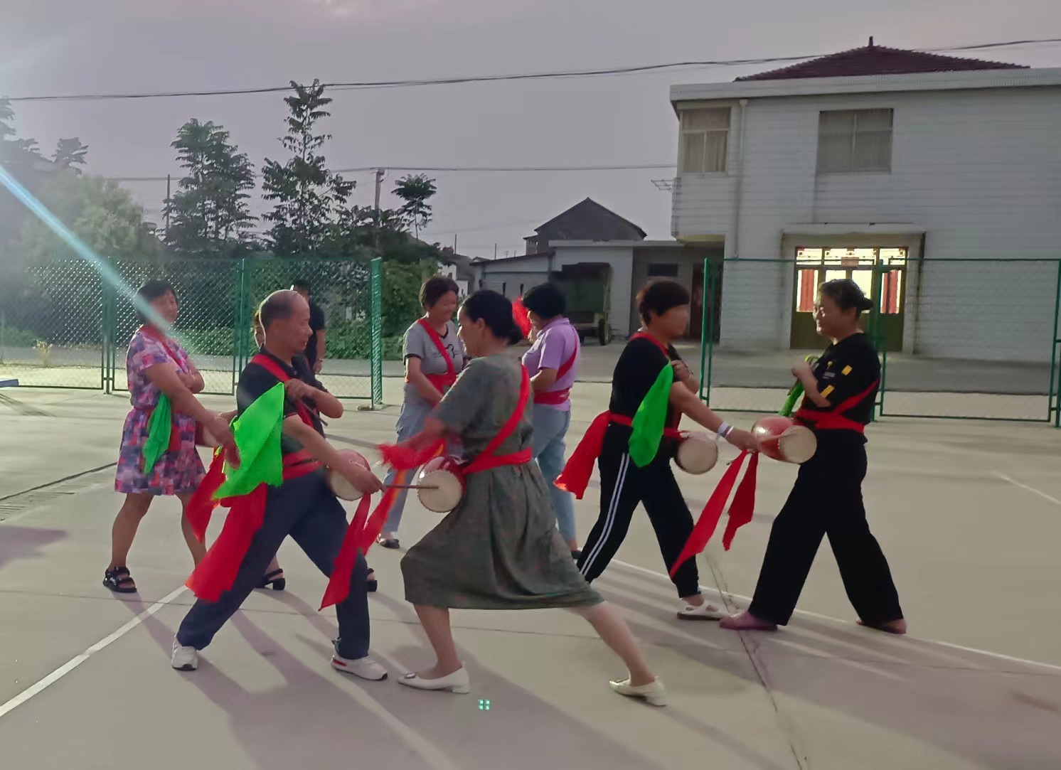 江苏盐城盐都学富镇：文明纳凉“夜套餐”开启全新夏日体验