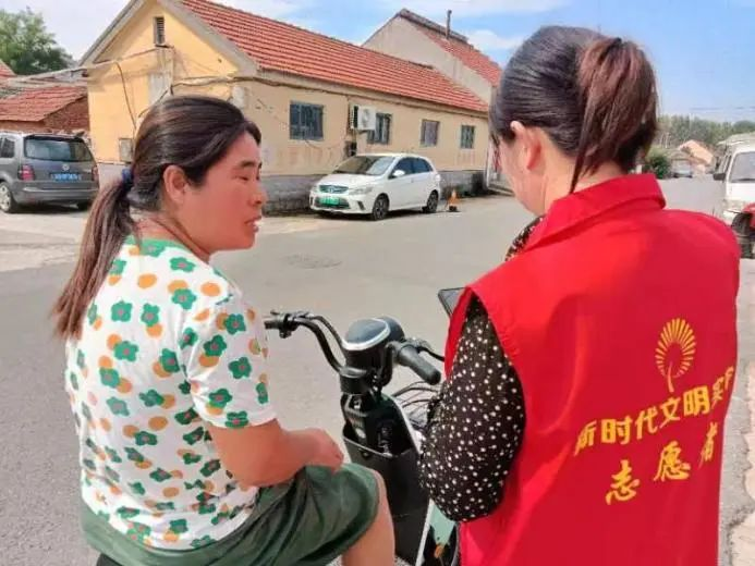 青岛西海岸新区铁山街道：垃圾分类宣传进村入户，倡导美德信用生活方式