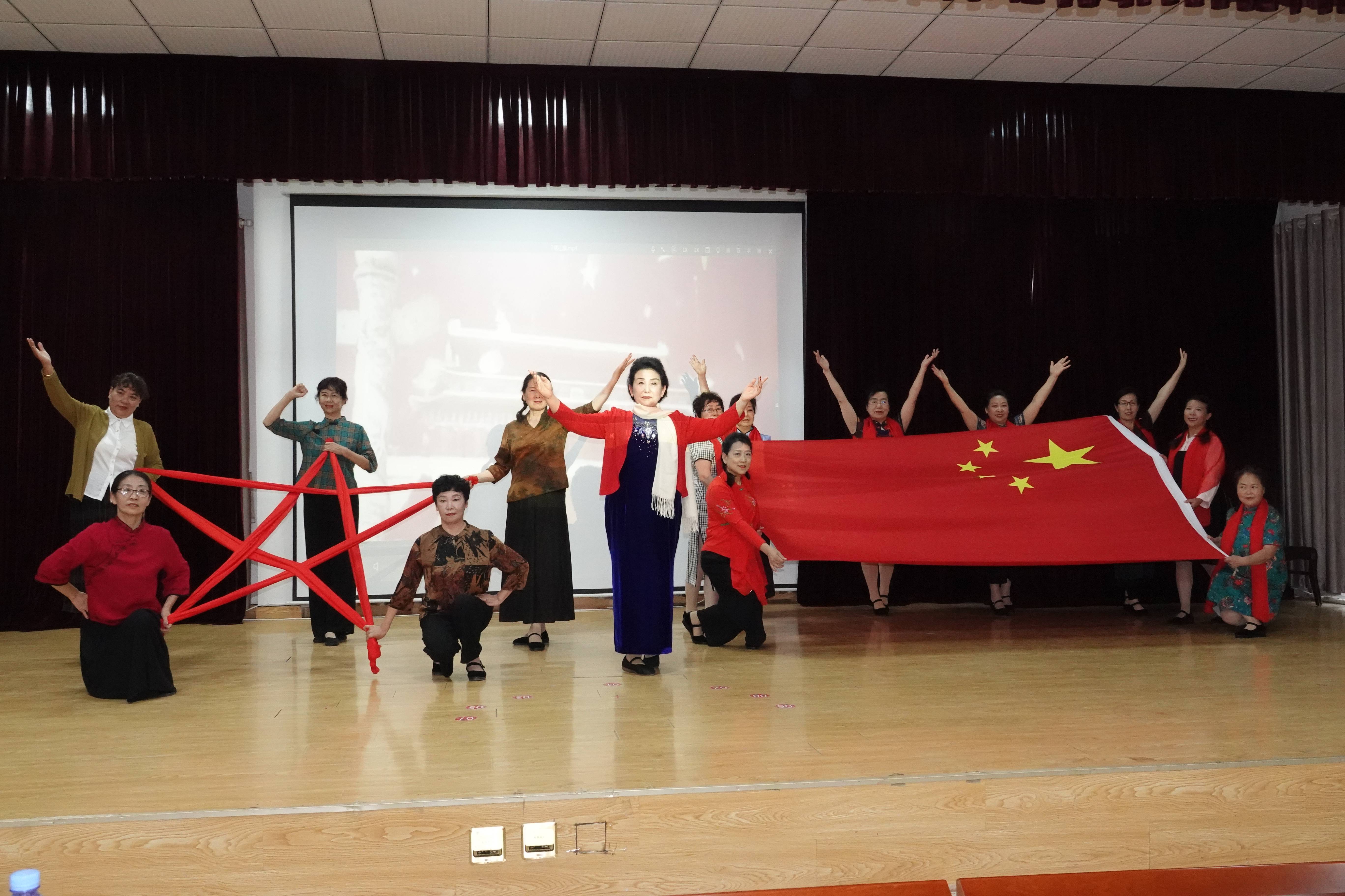 文艺演出送下乡 文化惠民暖人心 —青岛市红色旅游协会召开年会并送文艺下乡