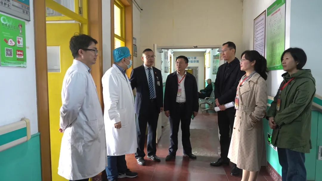 青岛市黄岛区滨海街道组织人大代表、政协委员开展调研活动