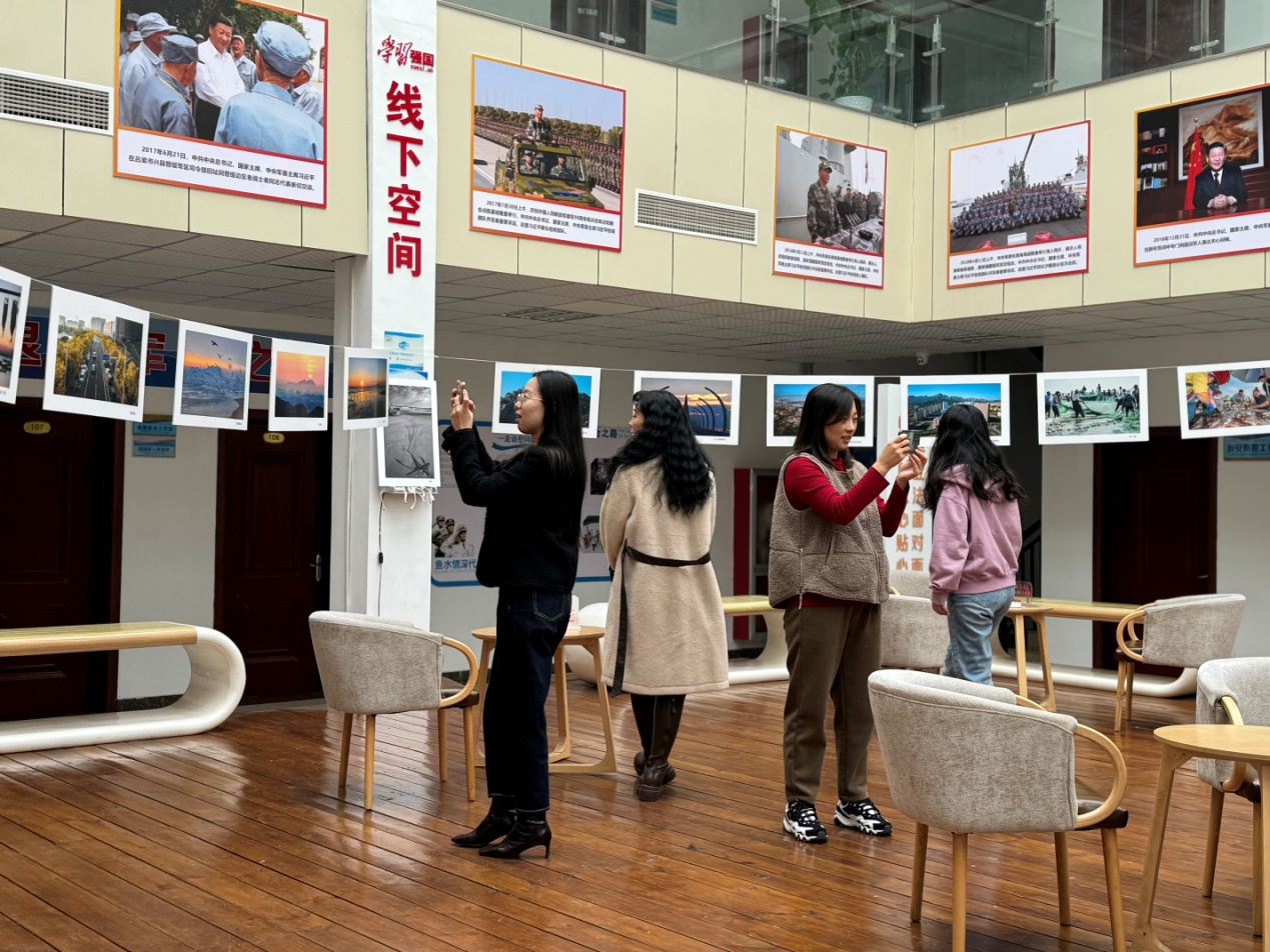 方寸影像，多彩家园——青岛西海岸新区滨海街道首届摄影大赛暨优秀作品展在街道和谐大院开展