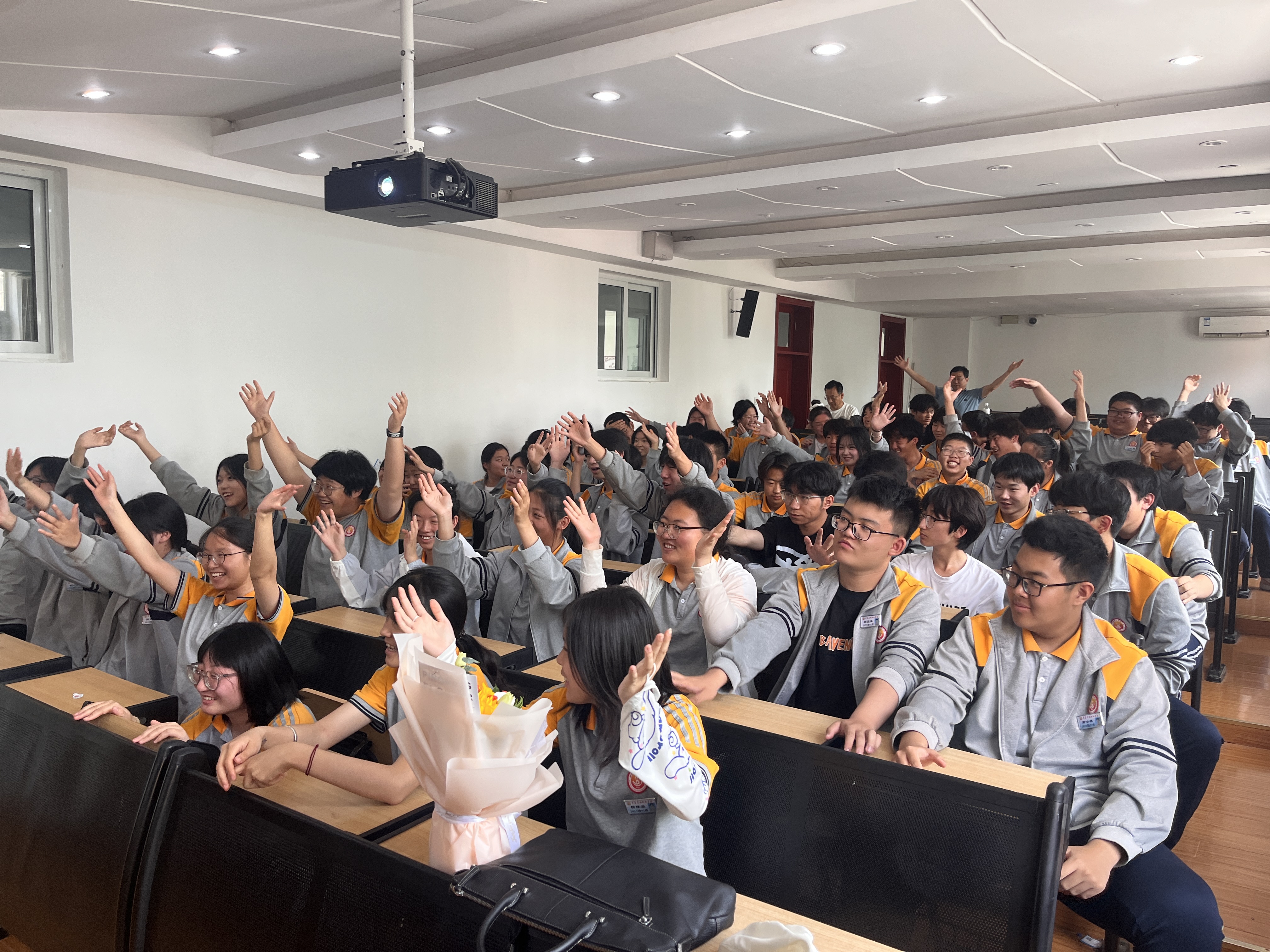 青岛烹任职业技术学校：专家助力，共巩绿色梦想