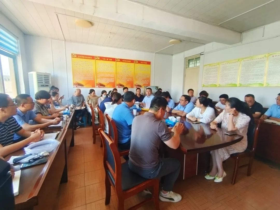 青岛市黄岛区六汪中心卫生院助力健共体开展业务培训筑牢健康防线