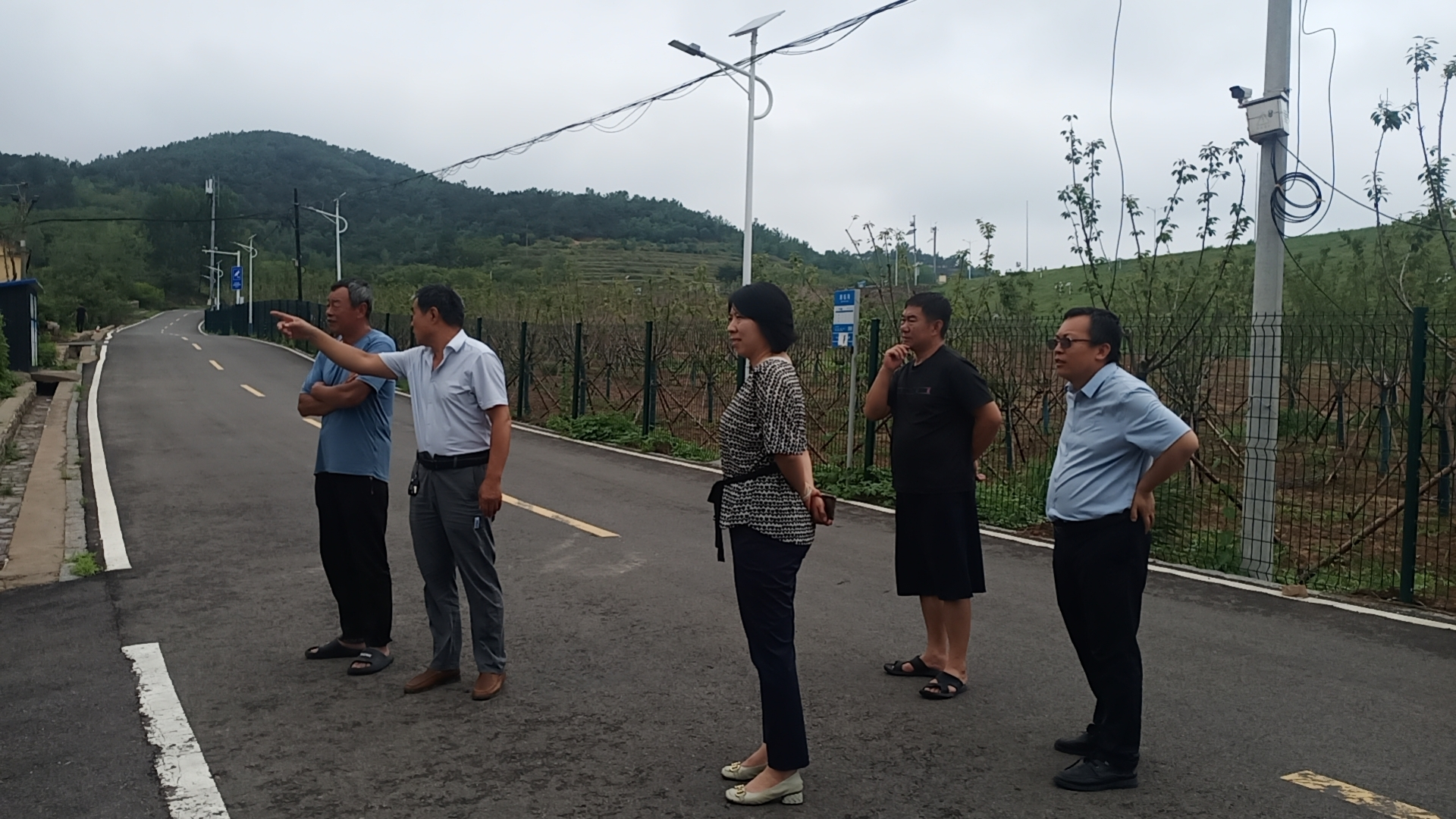 青岛市黄岛区铁山街道整治道路隐患保障平安度汛