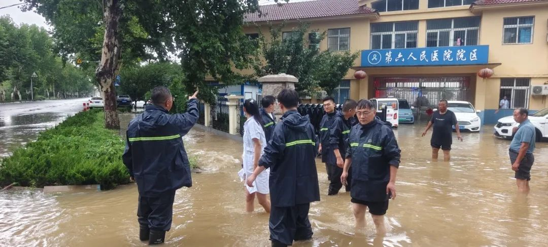 青岛西海岸新区第六人民医院闻“汛”而动，全力做好防汛工作