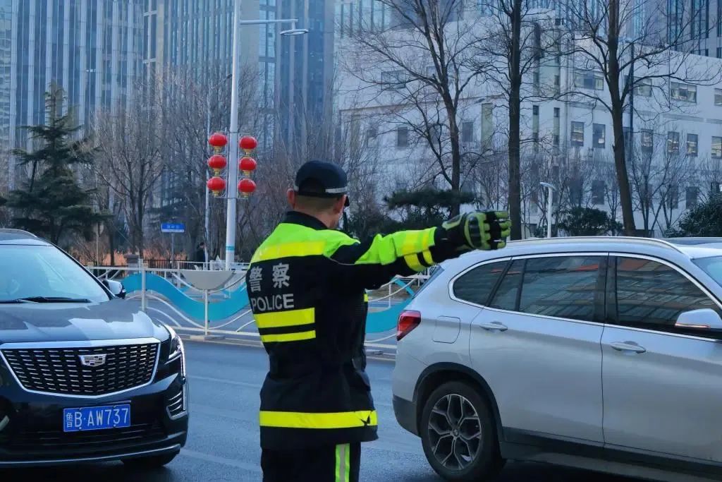 “礼让斑马线 文明你我他”——青岛市崂山区文明行为倡议书