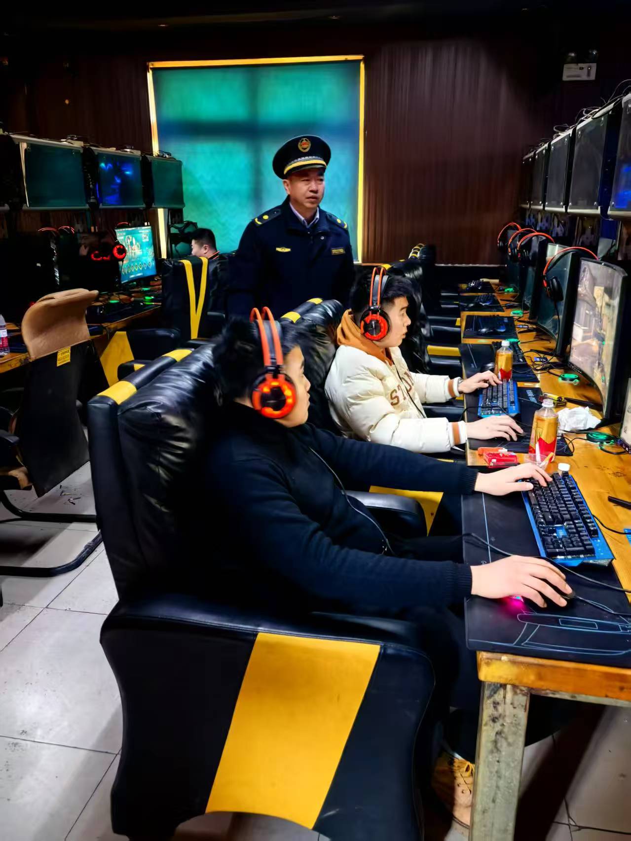 青岛市崂山区开展出版物市场及网络空间专项整治行动