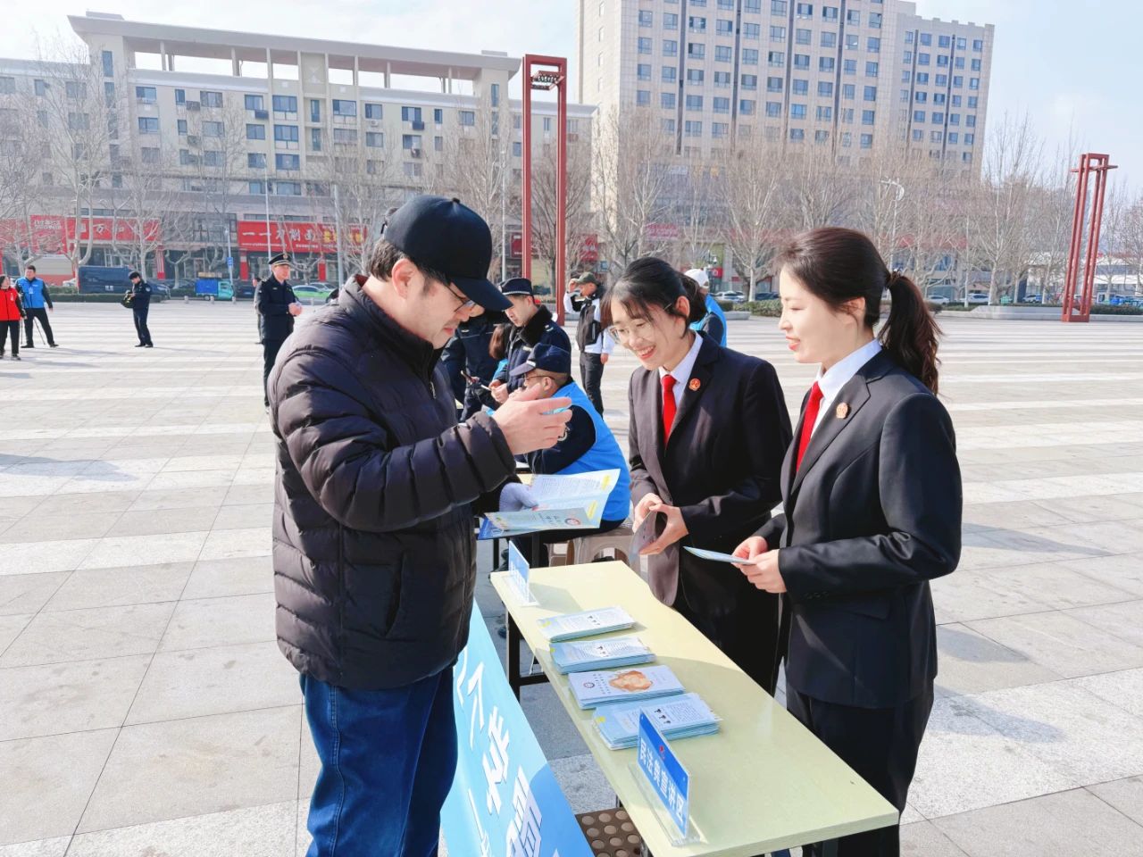 志愿服务学雷锋 普法宣传用真情——青岛胶州法院开展普法宣传志愿服务活动