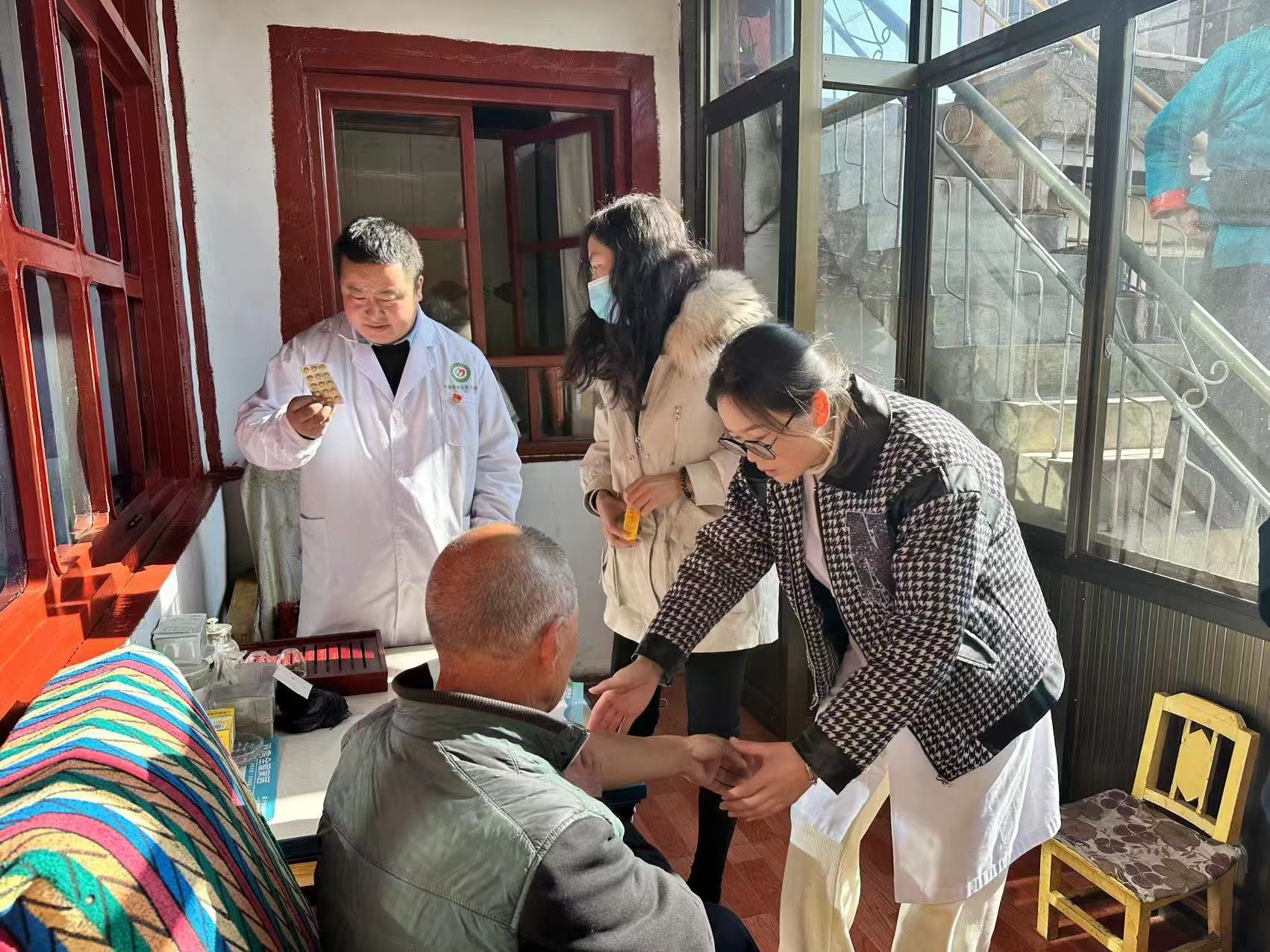 甘肃舟曲县曲瓦乡卫生院：“医心医意”送上门 居民健康有“医靠