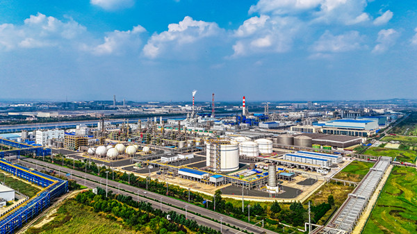 总投资279.9亿元的15个重点项目在青岛西海岸新区集中签约开工