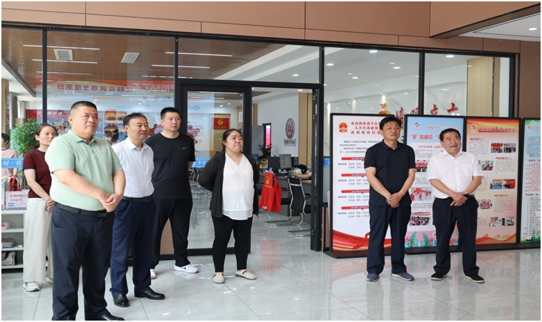 区人大永安镇代表小组组织代表、社区书记  学习“枫桥经验”