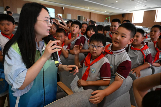 山东即墨：环保宣传进校园 迎世界环境日