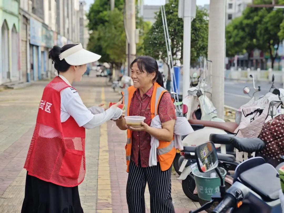 江西奉新：夏日送清凉