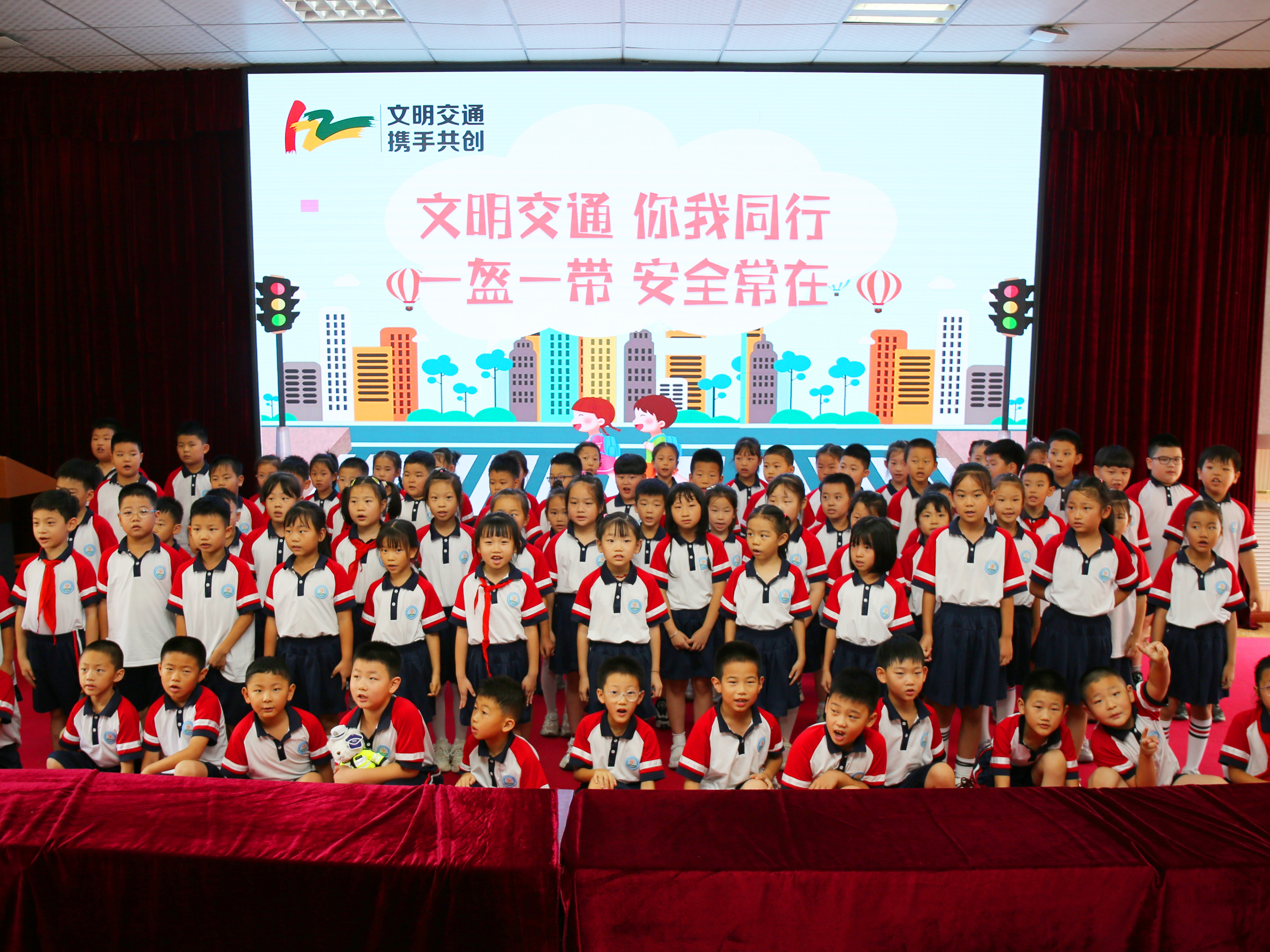 心系校园  守护成长 交管青岛市李沧区大队积极开展交通安全进校园活动