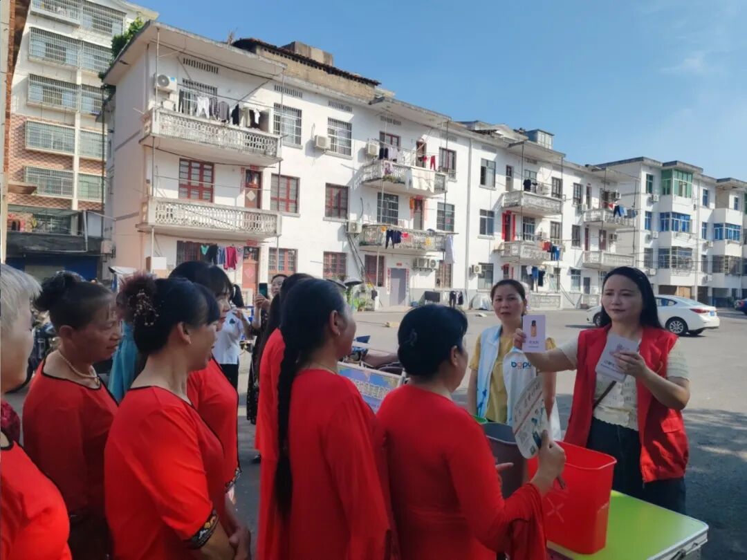 江西奉新：垃圾分类，绿色同行