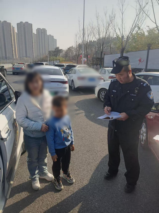 温暖守护过冬：孩子走失请即刻报警，警方为您提供看护与安全指南