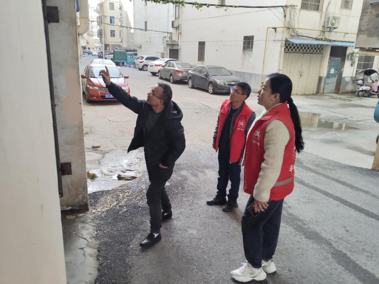 江西奉新：网格员巧妙化解居民“烦心事”