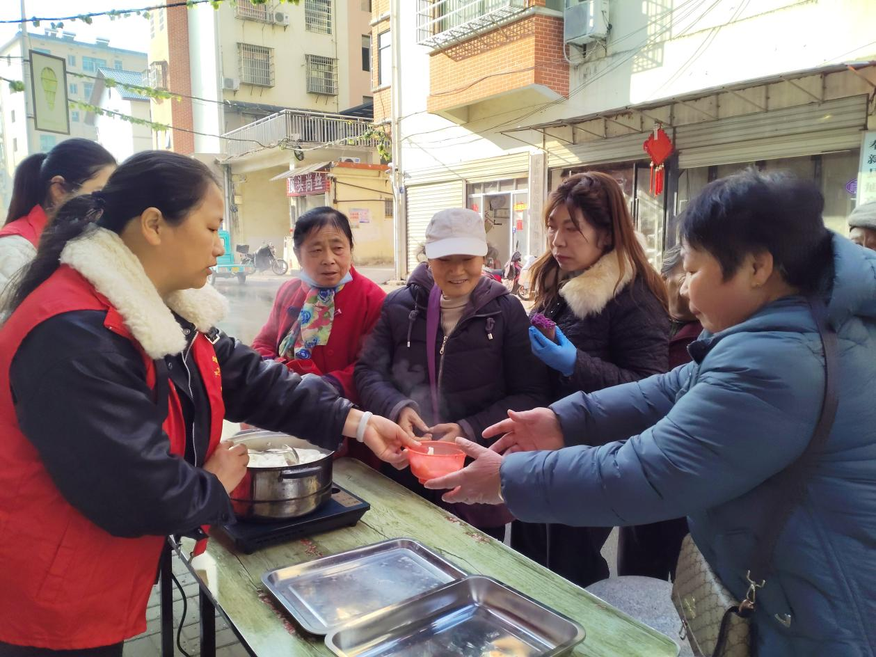 江西奉新：冬至宴聚邻里 温情暖社区