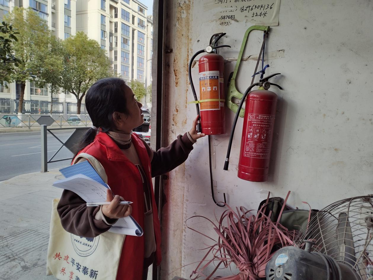 江西奉新：“九小场所”消防安全隐患专项检查
