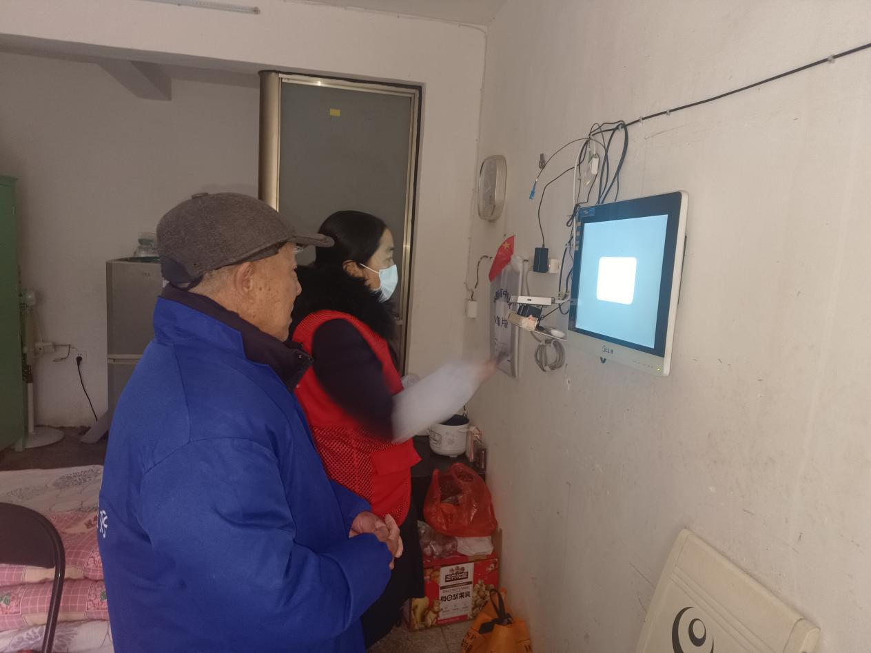 江西奉新：暖心相助