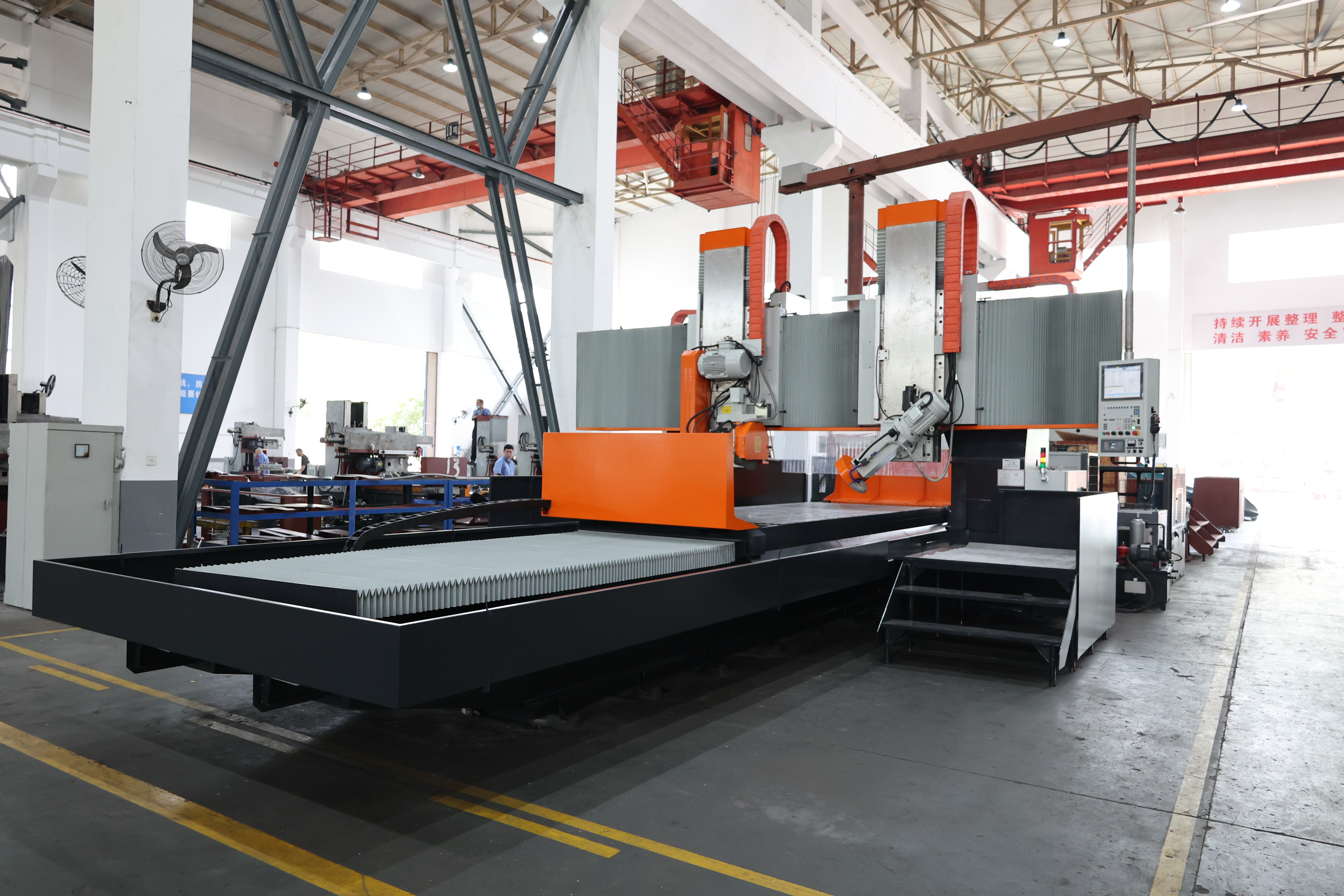 广西桂林制造的我国首台高精度数控龙门导轨磨床实现关键领域进口替代